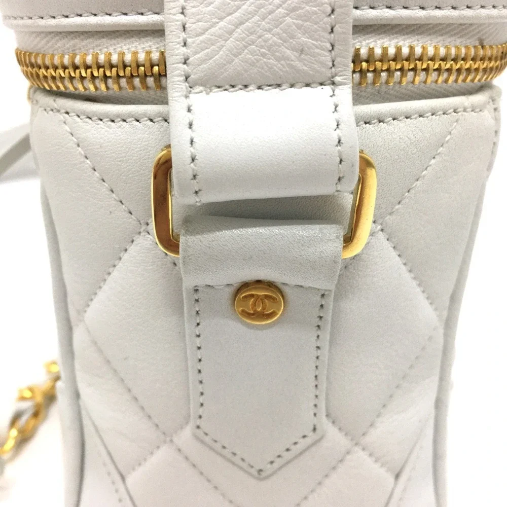 CHANEL White Shoulder Bag